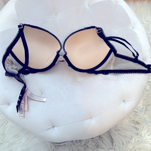Brand New Victoria’s Secret Push-up Dream Angels Lace Rhinestone Bra NWT - Picture 3 of 3